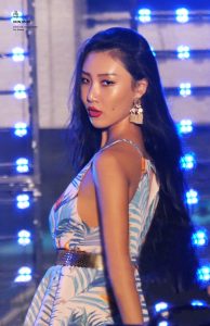 Hwasa_at_HUFS_Festival_180918