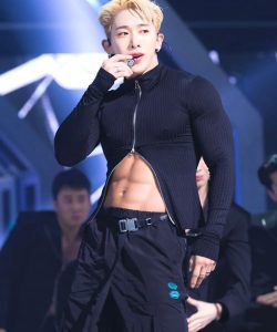 740full-wonho-(monsta-x)